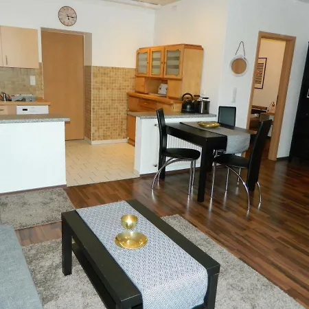 Unter Den Linden Хальбе