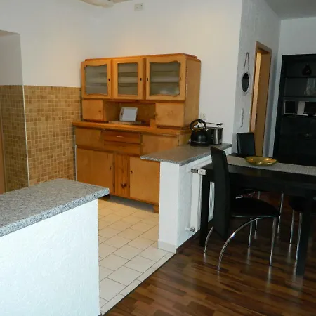 Unter Den Linden Хальбе