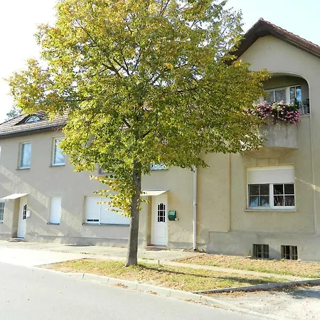 Unter Den Linden Apartament