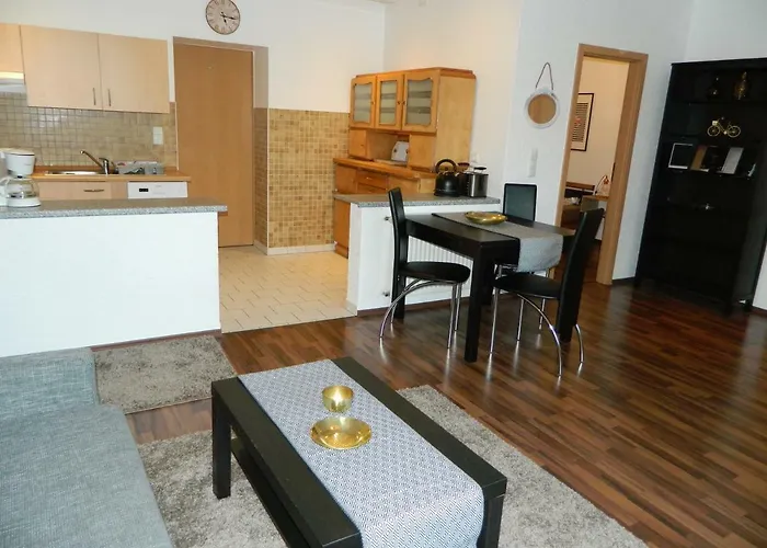 Unter Den Linden هالبي