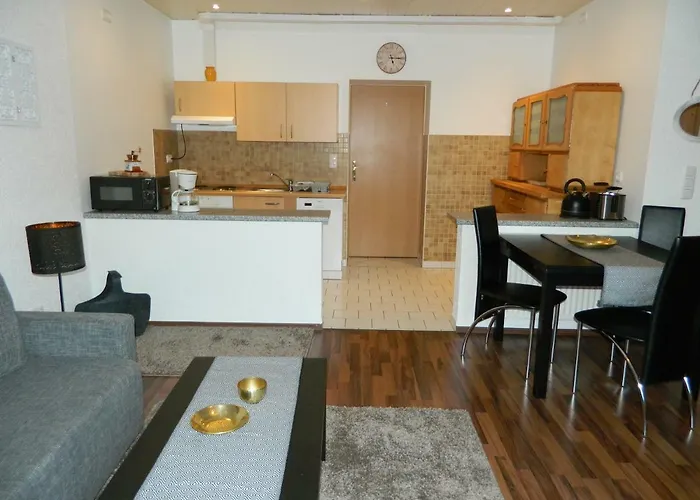 Unter Den Linden Halbe