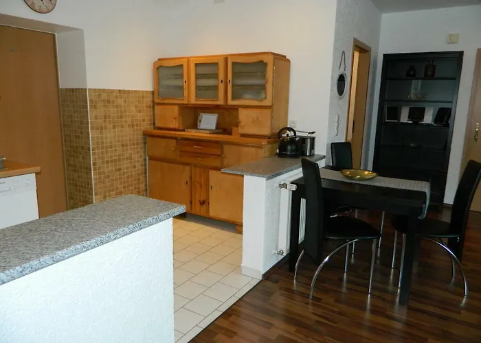 Unter Den Linden هالبي